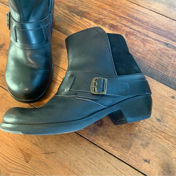 Fly London Black Leather & Suede Ankle Boots With Buckle And Side Zipper - Picture 3 of 7